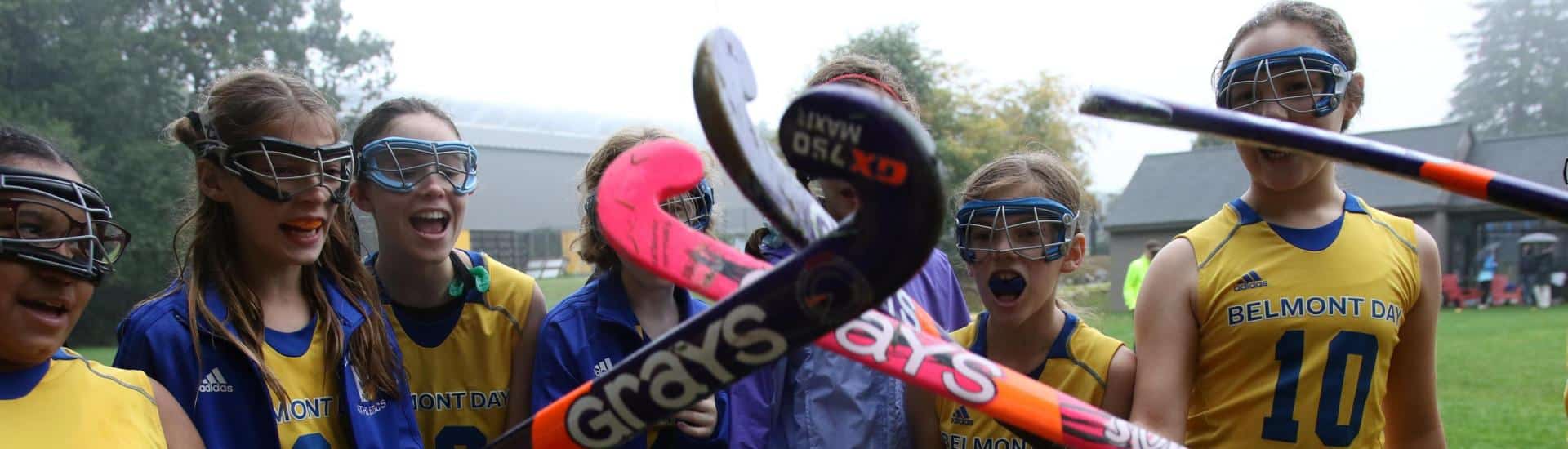 Field hockey team gets psyched for a game